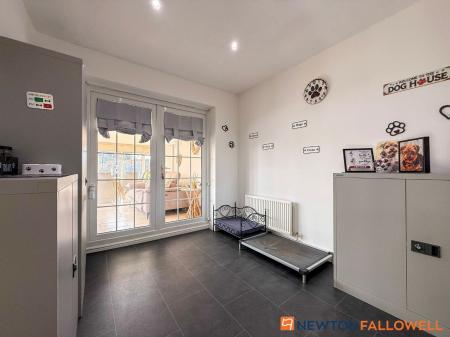 4 bedroom Detached house for sale in Mead Way, Balderton, NG24