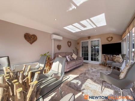 4 bedroom Detached house for sale in Mead Way, Balderton, NG24