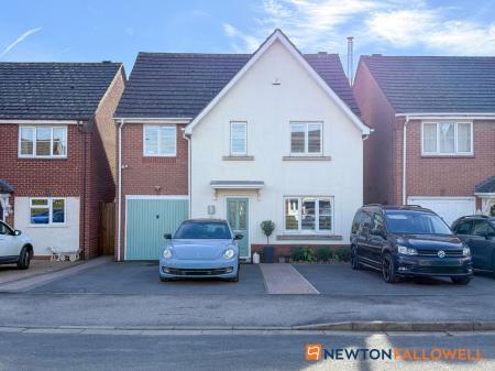 4 bedroom Detached house for sale in Mead Way, Balderton, NG24