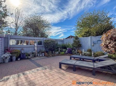 4 bedroom Detached house for sale in Mead Way, Balderton, NG24