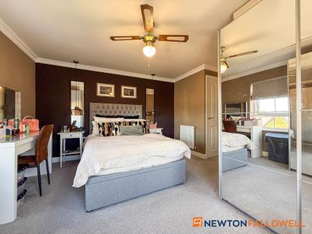 3 bedroom Semi-detached house for sale in Digby Avenue, Fernwood, NG24