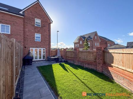 3 bedroom Semi-detached house for sale in Digby Avenue, Fernwood, NG24