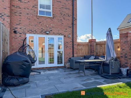 3 bedroom Semi-detached house for sale in Digby Avenue, Fernwood, NG24