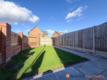 3 bedroom Semi-detached house for sale in Digby Avenue, Fernwood, NG24
