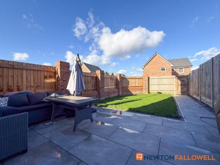 3 bedroom Semi-detached house for sale in Digby Avenue, Fernwood, NG24