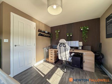3 bedroom Semi-detached house for sale in Digby Avenue, Fernwood, NG24