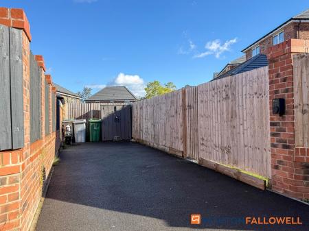 3 bedroom Semi-detached house for sale in Digby Avenue, Fernwood, NG24