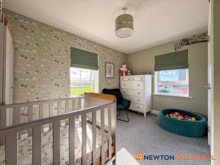 3 bedroom Semi-detached house for sale in Digby Avenue, Fernwood, NG24