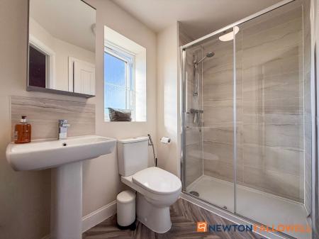 3 bedroom Semi-detached house for sale in Digby Avenue, Fernwood, NG24