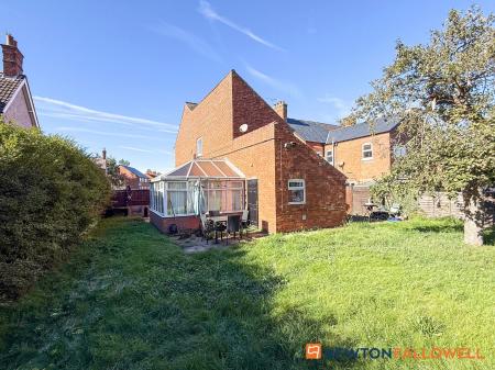 4 bedroom Detached house for sale in London Road, Balderton, NG24