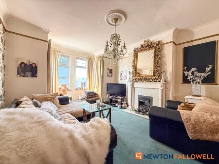 4 bedroom Detached house for sale in London Road, Balderton, NG24