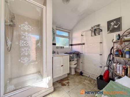 4 bedroom Detached house for sale in London Road, Balderton, NG24