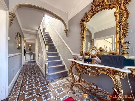 4 bedroom Detached house for sale in London Road, Balderton, NG24