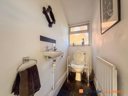 4 bedroom Detached house for sale in London Road, Balderton, NG24