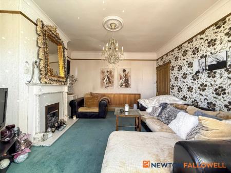 4 bedroom Detached house for sale in London Road, Balderton, NG24