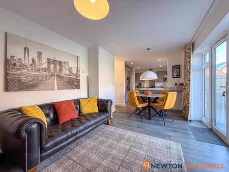 4 bedroom Detached house for sale in Flaxley Lane, Middlebeck, NG24