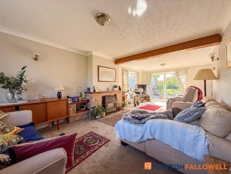 3 bedroom Detached house for sale in St. Peters Close, Farndon, NG24