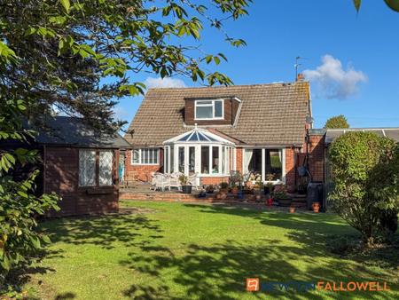 3 bedroom Detached house for sale in St. Peters Close, Farndon, NG24