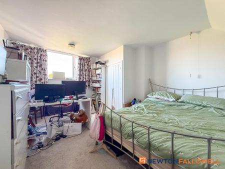 3 bedroom Detached house for sale in St. Peters Close, Farndon, NG24