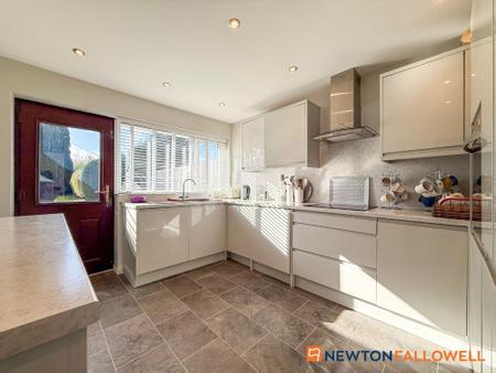 3 bedroom Detached house for sale in St. Peters Close, Farndon, NG24