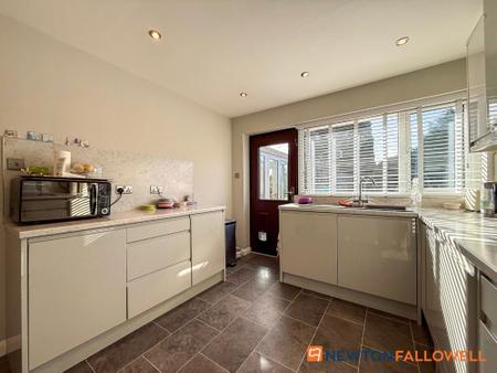 3 bedroom Detached house for sale in St. Peters Close, Farndon, NG24