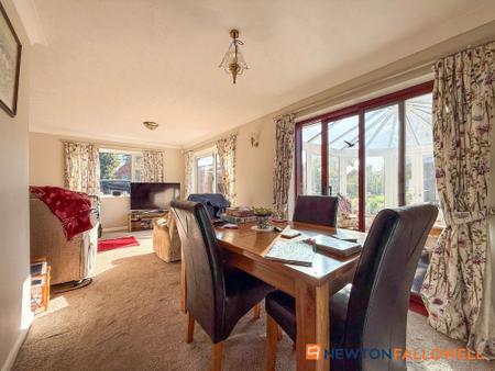3 bedroom Detached house for sale in St. Peters Close, Farndon, NG24