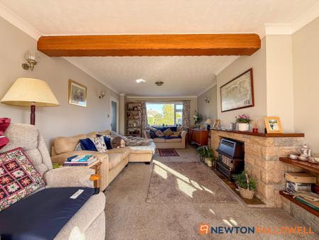 3 bedroom Detached house for sale in St. Peters Close, Farndon, NG24