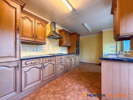 3 bedroom Detached bungalow for sale in Main Street, Sutton-On-Trent, NG23