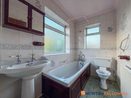 3 bedroom Detached bungalow for sale in Main Street, Sutton-On-Trent, NG23