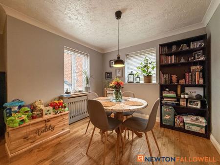 3 bedroom Link detached house for sale in Youngs Close, Coddington, NG24