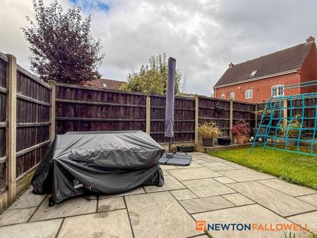 3 bedroom Link detached house for sale in Youngs Close, Coddington, NG24