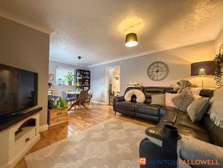 3 bedroom Link detached house for sale in Youngs Close, Coddington, NG24