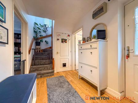 3 bedroom Link detached house for sale in Youngs Close, Coddington, NG24