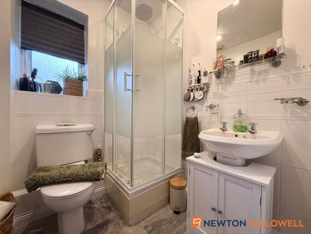 3 bedroom Link detached house for sale in Youngs Close, Coddington, NG24