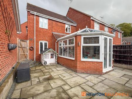 3 bedroom Link detached house for sale in Youngs Close, Coddington, NG24