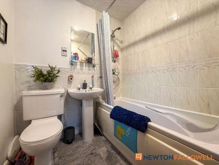 3 bedroom Link detached house for sale in Youngs Close, Coddington, NG24