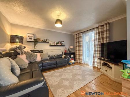 3 bedroom Link detached house for sale in Youngs Close, Coddington, NG24