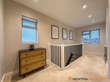 3 bedroom Detached house for sale in Hawton Road, Newark, NG24