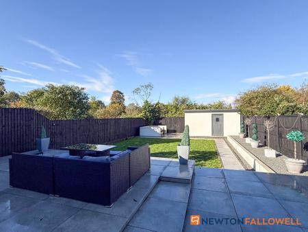 3 bedroom Detached house for sale in Hawton Road, Newark, NG24
