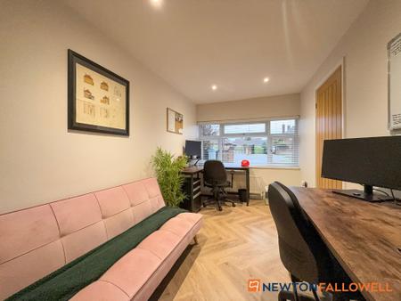3 bedroom Detached house for sale in Hawton Road, Newark, NG24
