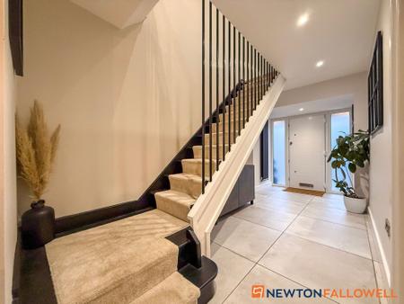 3 bedroom Detached house for sale in Hawton Road, Newark, NG24