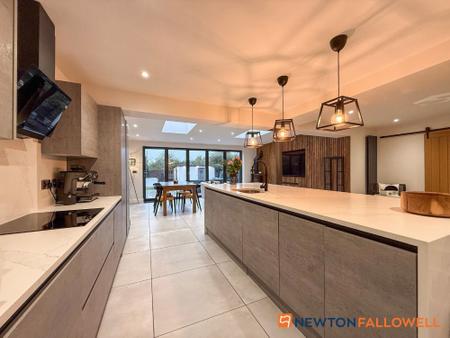 3 bedroom Detached house for sale in Hawton Road, Newark, NG24