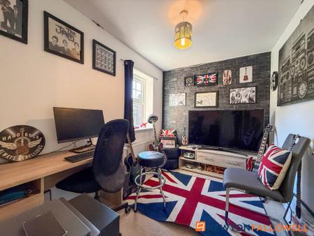 4 bedroom Detached house for sale in Marron Court, Fernwood, NG24