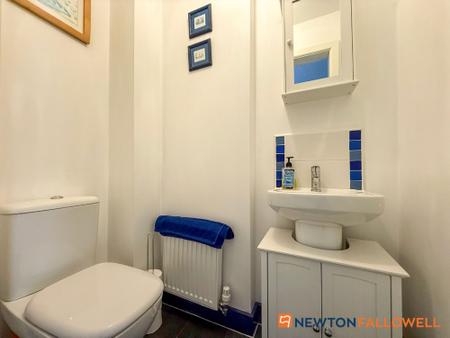 4 bedroom Detached house for sale in Marron Court, Fernwood, NG24