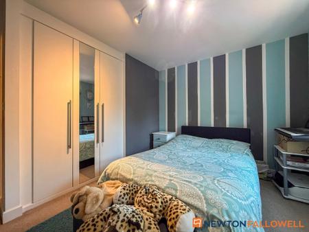 4 bedroom Detached house for sale in Marron Court, Fernwood, NG24