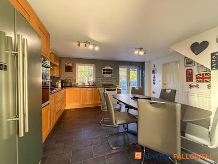 4 bedroom Detached house for sale in Marron Court, Fernwood, NG24