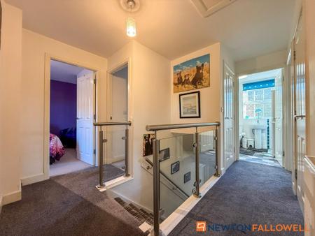 4 bedroom Detached house for sale in Marron Court, Fernwood, NG24
