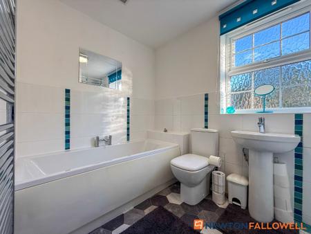 4 bedroom Detached house for sale in Marron Court, Fernwood, NG24