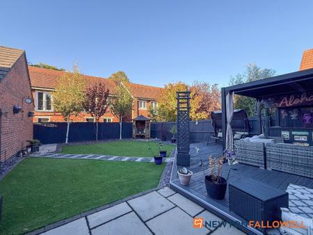 4 bedroom Detached house for sale in Marron Court, Fernwood, NG24