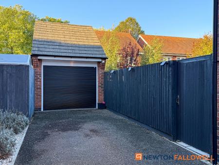 4 bedroom Detached house for sale in Marron Court, Fernwood, NG24